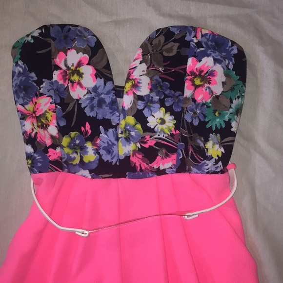 💋PINK ROMPER 💋 - Picture 2 of 6